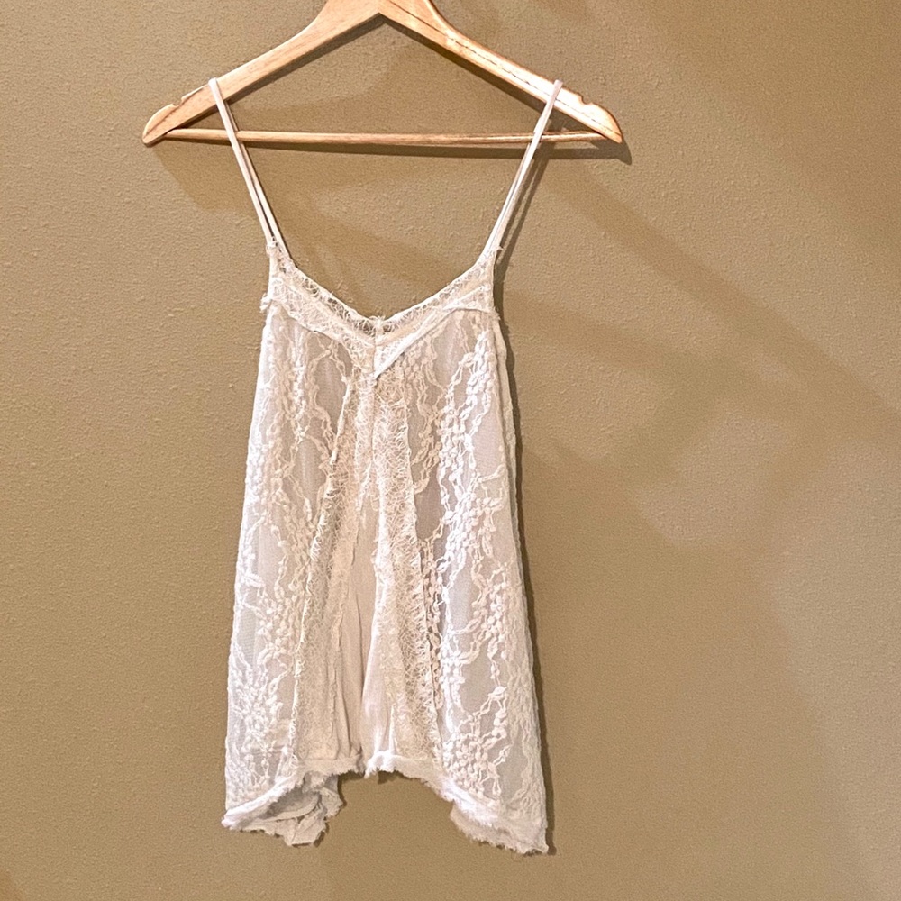 3/25 Lacy American eagle outfitters top